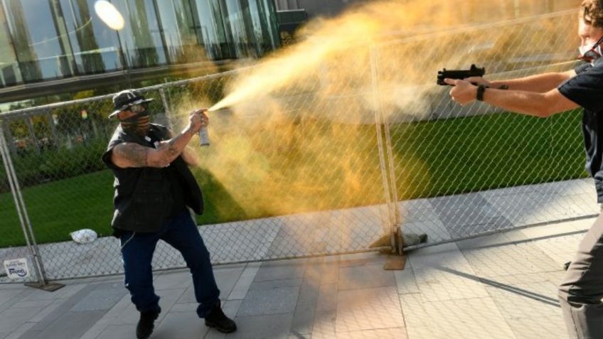 Hombre muere a tiros tras choque de manifestaciones contrarias en Denver