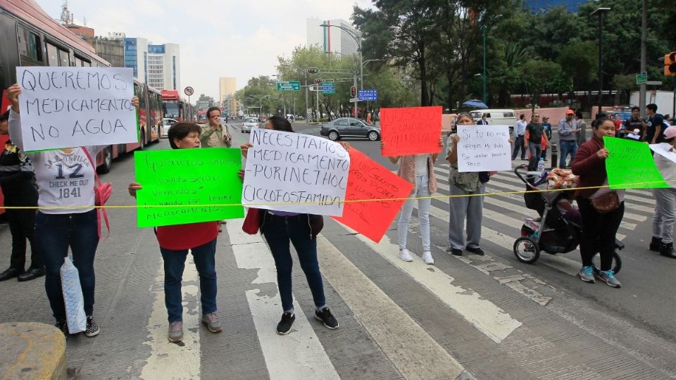 Padres de familia han acusado de desabasto de estas medicinas. Foto: Cuartoscuro