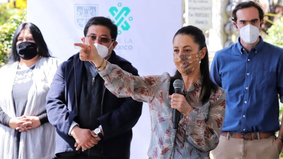 La Jefa de Gobierno de la CDMX, Claudia Sheinbaum, visitó la zona de San Gregorio Atlapulco para supervisar la construcción del libramiento para conectar Xochimilco y Milpa Alta. Foto: Especial