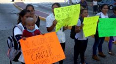 Padres de Niños con cáncer se manifiestan en el AICM este martes 9 de noviembre