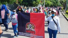 Bloquean maestros la Autopista del Sol en Guerrero para exigir cancelación del ciclo escolar