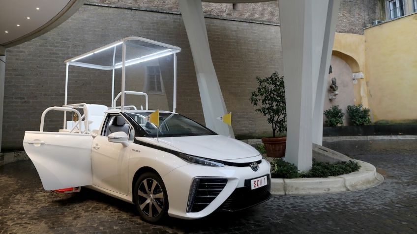 Papa Francisco recibe un nuevo Papamóvil ecológico Toyota Mirai: FOTOS