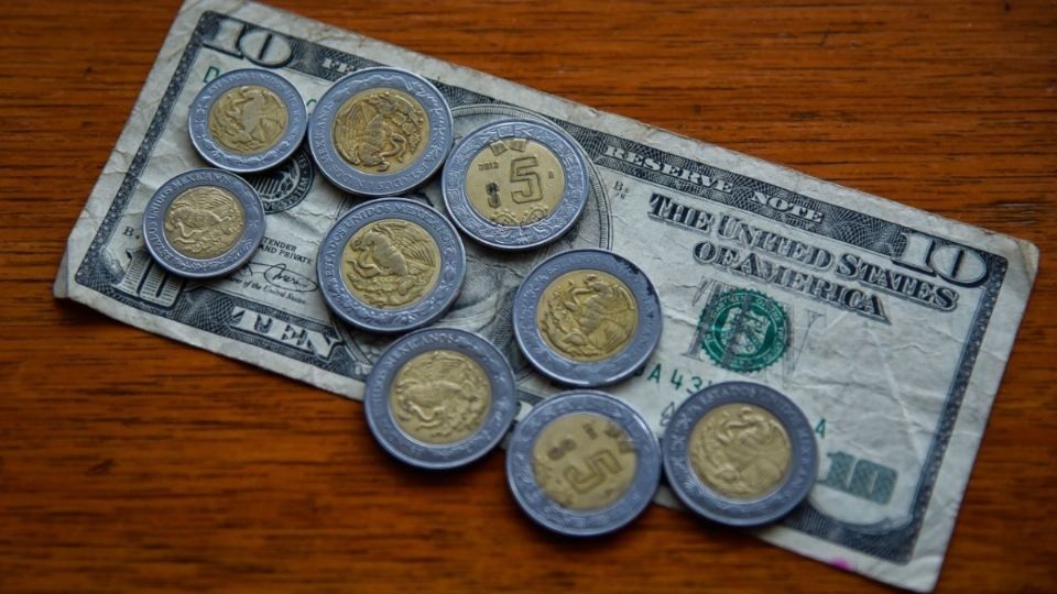 El peso vuelve a apreciarse frente al dólar