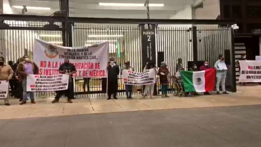 Bloquean acceso al Senado previo a comparecencia de Ebrard: VIDEO