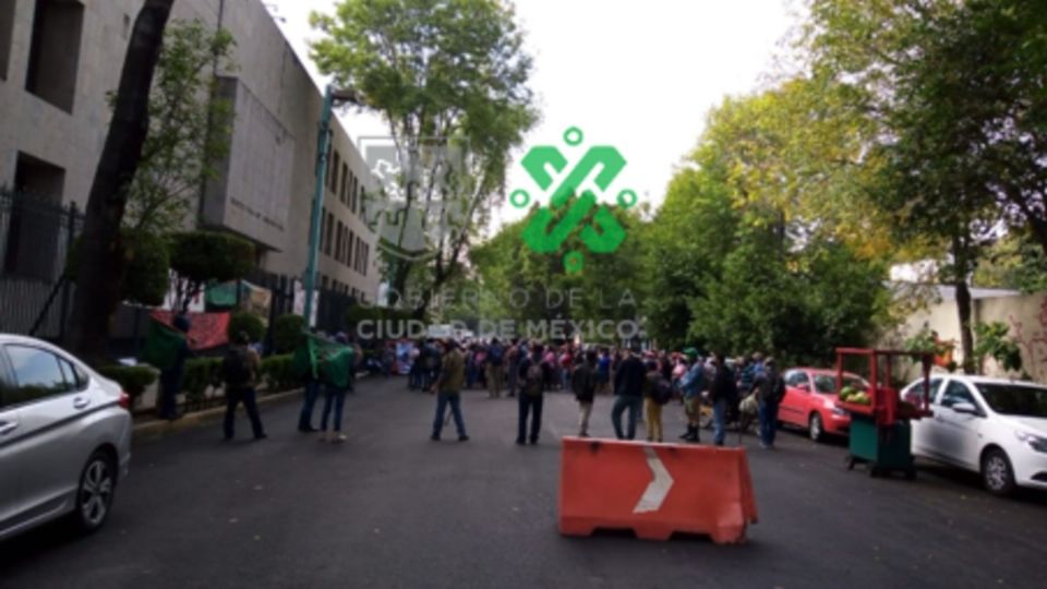 Continúa cerrada la circulación en Abraham González entre General Prim y Atenas. Foto: Gobierno CDMX