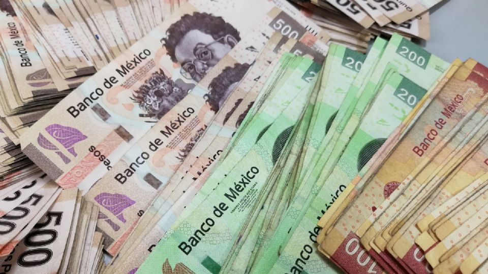 La moneda mexicana cotiza en 21.19 unidades por dólar, lo que significa una ligera pérdida de 0.04 por ciento. Foto: Especial