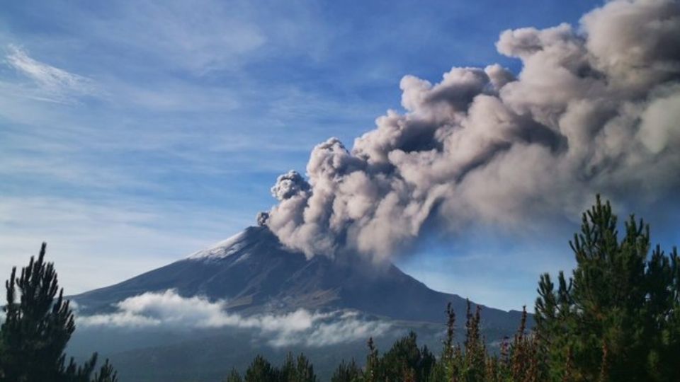 Desde alrededor de las ocho de la mañana “Don Goyo” mantiene intensa actividad. FOTO: Enrique Noriega