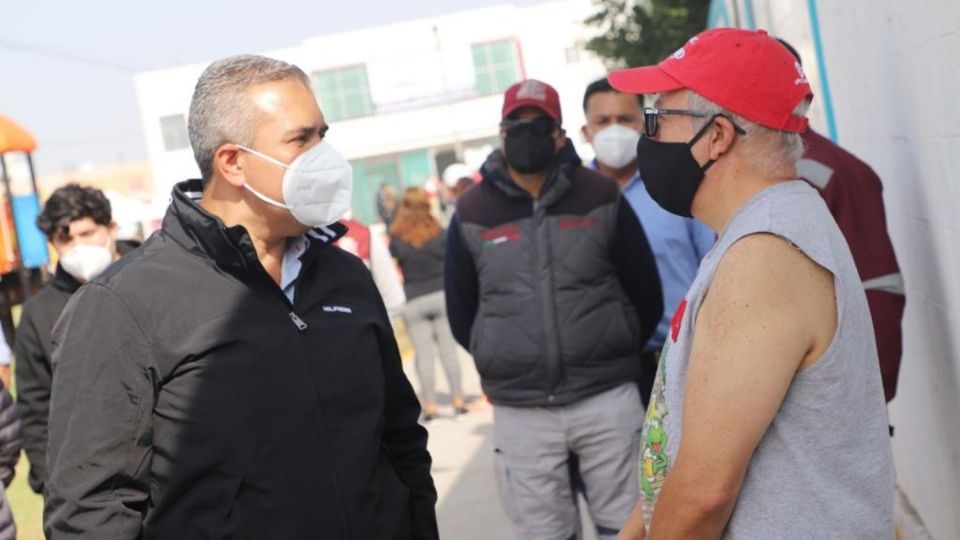 El alcalde Fernando Vilchis Contreras visitó las instalaciones del centro para reconocer el trabajo de médicos, paramédicos, enfermeras y psicólogos que atienden el lugar. 