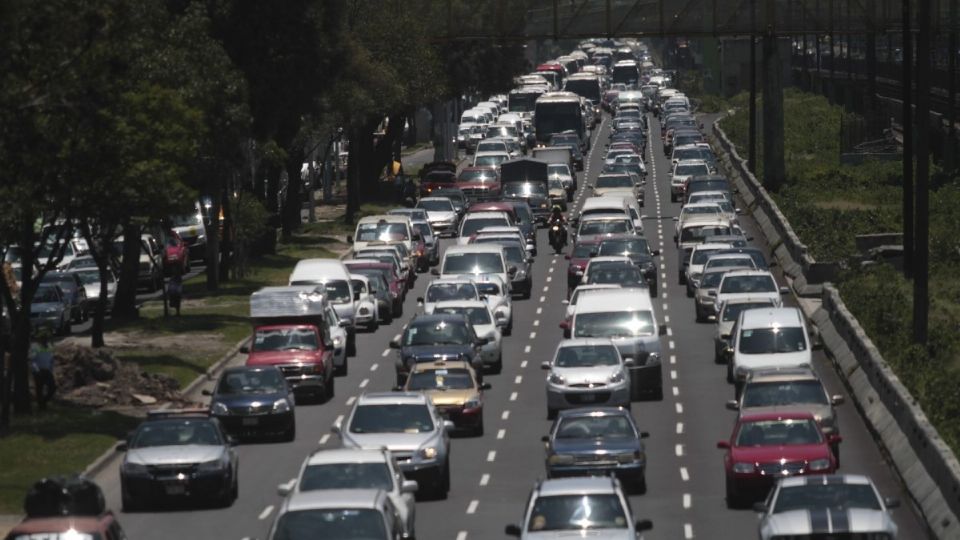 Aproximadamente a las 05:30 horas se registró un accidente vehicular en la Calzada Ignacio Zaragoza a la altura de Calle 15. Foto: Cuartoscuro