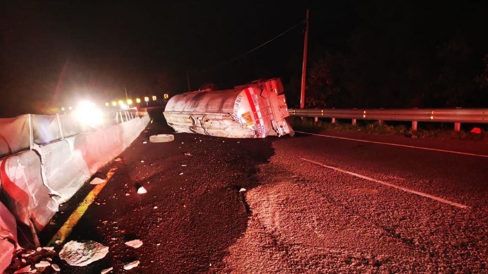 Se pide a los automovilistas estar atentos a las indicaciones viales. Foto: Especial