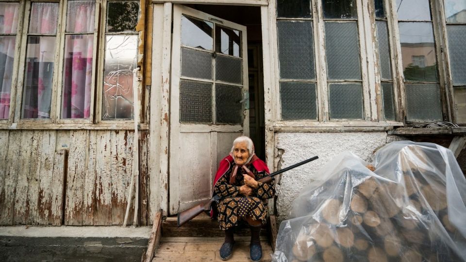 Bakú dijo que 13 civiles murieron y más de 50 resultaron heridos en la ciudad de Ganja. Foto: Reuters