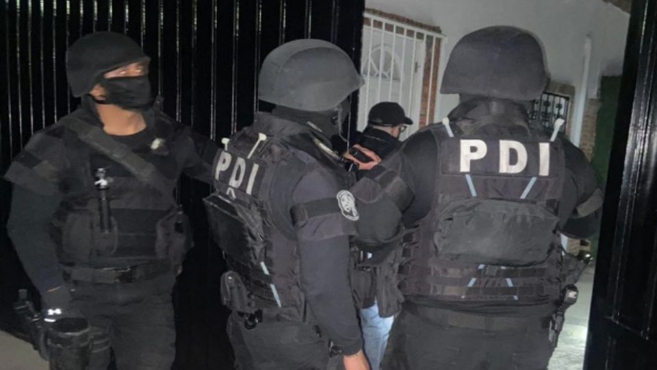 El operativo lo llevaron a cabo la Policía de Investigación, la Fiscalía capitalina de narcomenudeo y la SSC. Foto: @ErnestinaGodoy