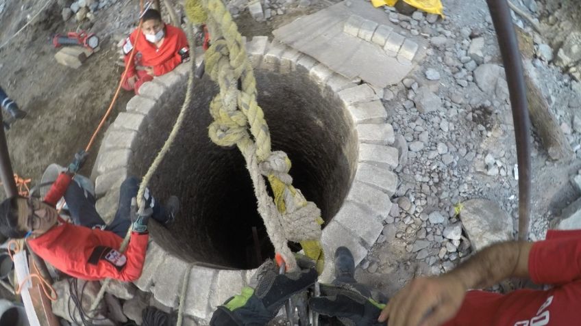 Lleva más de 60 horas intentando rescatar a un hombre que cayó a una noria