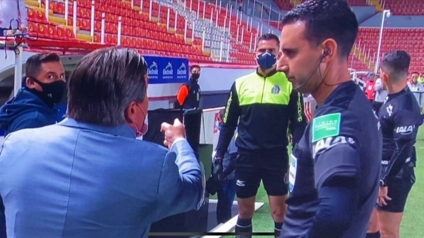 VIDEO: "El Piojo" Herrera encara al árbitro César Ramos tras derrota del América