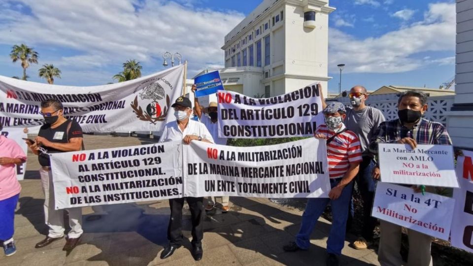 Cabe recordar que el pasado primero de octubre, se dio a conocer que seis administradores de aduanas en Veracruz fueron denunciados penalmente por corrupción, contrabando y nexos con la delincuencia organizada. 