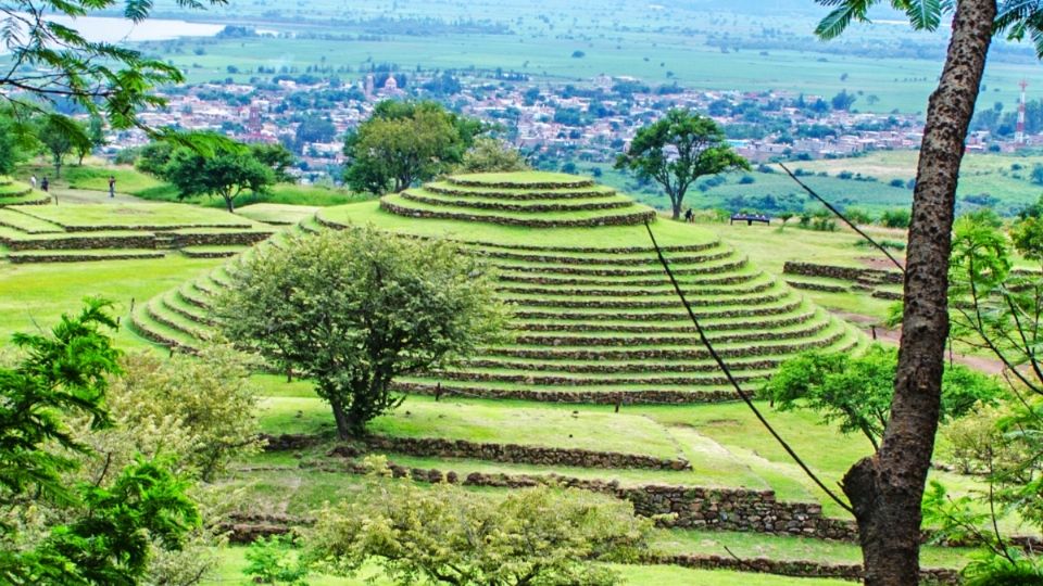 El sitio es significativo por sus círculos únicos que son los cimientos que quedan de las pirámides cónicas, así como los patios circulares, juego de pelota, terrazas y edificios.