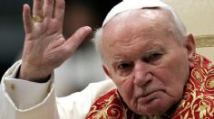 Primer Ministro de Polonia defiende integridad de Juan Pablo II