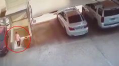 ¡Milagro! Hombre se salva de ser sepultado tras derrumbe de estacionamiento: VIDEO