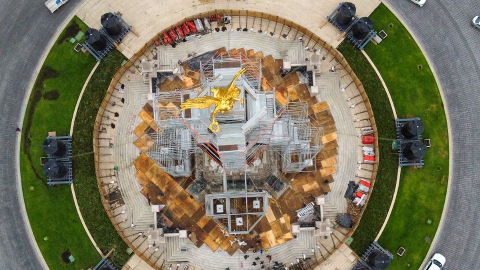 La escultura que corona la columna y el monumento se encuentra en óptimas condiciones. Foto: Daniel Ojeda