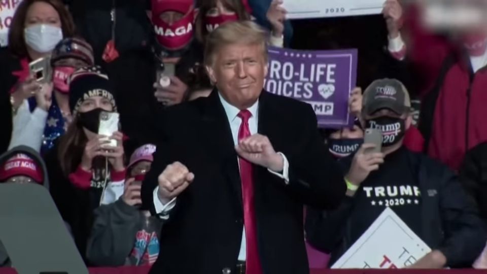 En el reciente video de 30 segundos de duración Trump pide votar por el Partido Republicano para “mantener grande a Estados Unidos”. FOTO: ESPECIAL