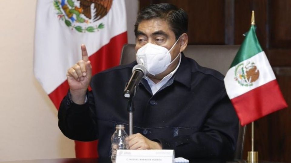 Miguel Ángel Barbosa, gobernador de Puebla, señaló que se analizarán las medidas para evitar más contagios. Foto: Especial