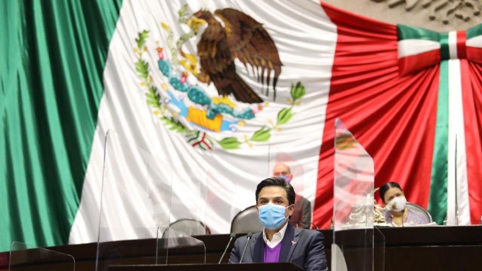 El director general del IMSS, Zoé Robledo, compareció ante el Pleno de la Cámara de Diputados. Foto: Especial