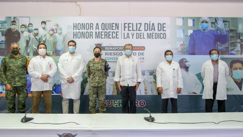 Héctor Astudillo reconoce labor de médicos de Guerrero en su lucha contra Covid-19