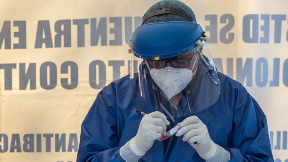 El IHME proyectó que México está de nuevo en una tendencia de ascenso, pero la curva no rebasaría el primer pico de la epidemia. Foto: Cuartoscuro