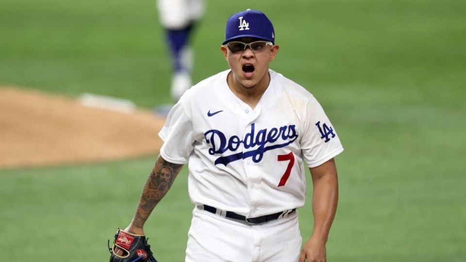 El manager de los Dodgers, Dave Roberts, anunció que Urías será el que esté en la lomita. Foto: Archivo/ Twitter @MLB_Mexico