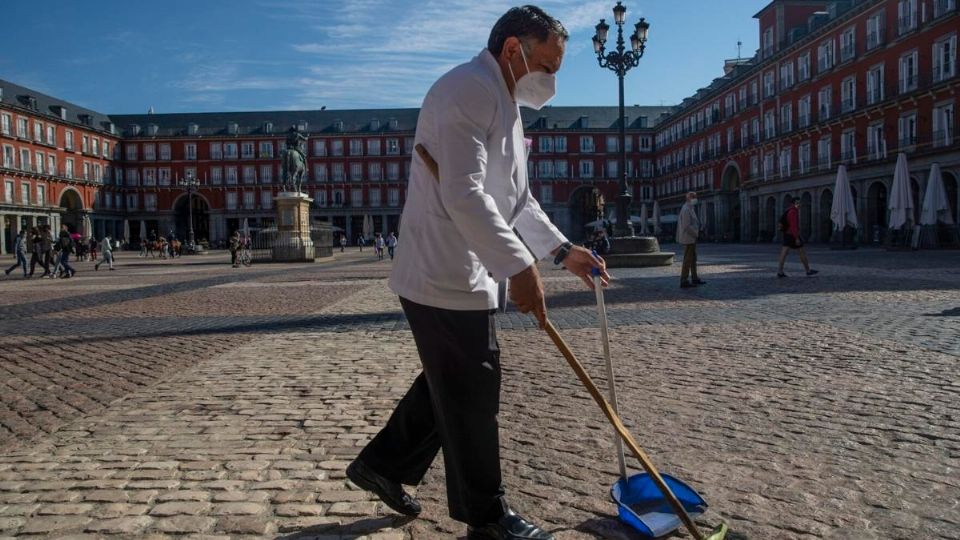 Asimismo las autoridades detallaron las comunidades autónomas tendrán la libertad de adelantar o retrasar el horario del toque de queda. FOTO: ESPECIAL