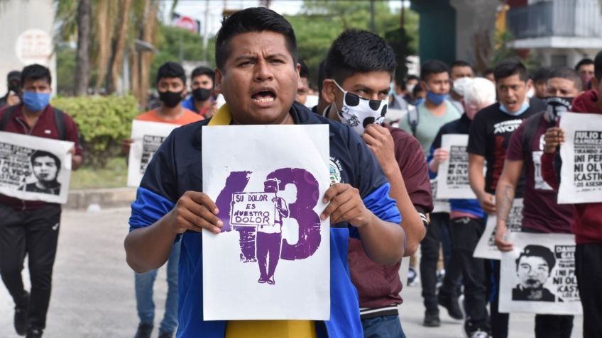 Marchas CDMX: Familiares de los 43 estudiantes de Ayotzinapa se manifestarán en el Antimonumento