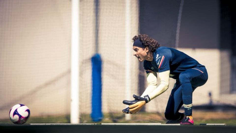 El portero mexicano regresó a los entrenamientos en las instalaciones de Coapa . Foto: Archivo/ Twitter @ClubAmerica