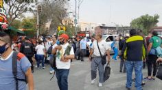 Congregación de fieles provoca cierre de iglesia de San Hipólito: VIDEOS