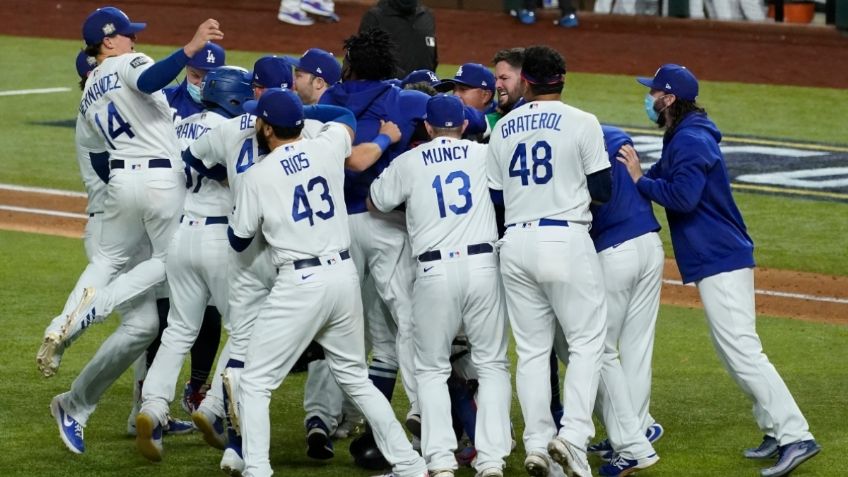 Mexicanos acaban con la sequía de 32 años de los Dodgers