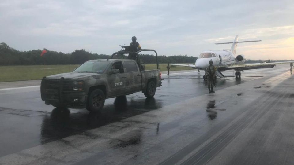 ATERRIZAJE. La aeronave fue detectada por radares de la Secretaría de la Defensa Nacional. Foto: Especial