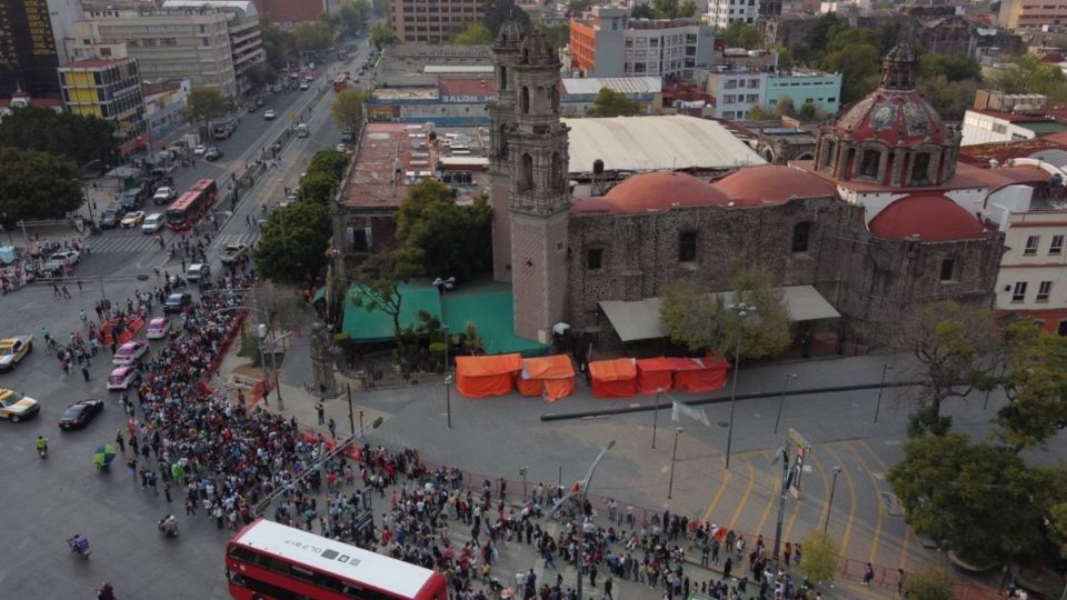 SIN MIEDO. Cientos acudieron a pesar del llamado para evitar contagios de COVID-19. Foto: Daniel Ojeda