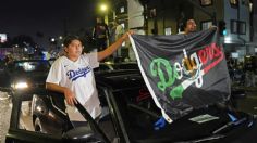 Julio Urías es recibido como HÉROE en Los Angeles tras ser campeón con los Dodgers: VIDEO