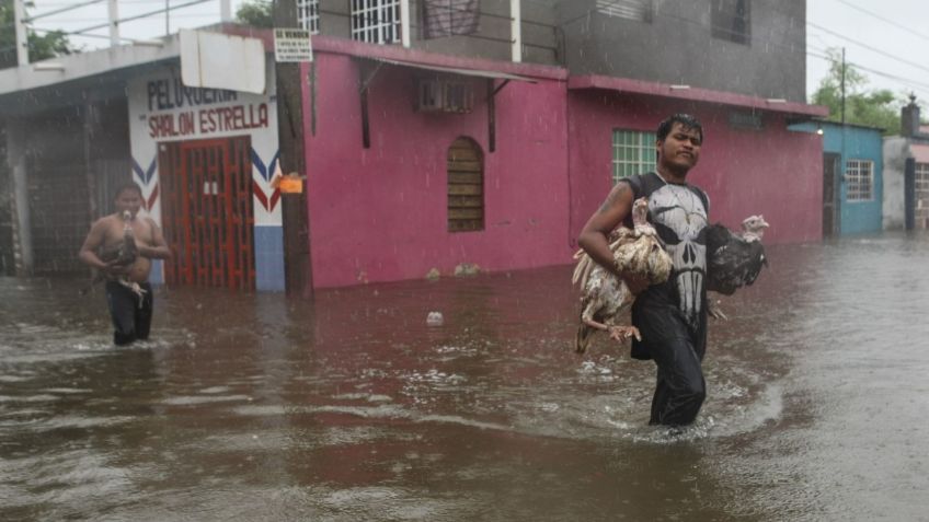 Fuertes lluvias continúan provocando afectaciones en Tabasco