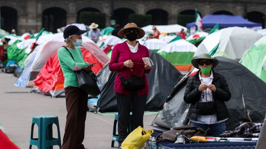 Retiran 150 casas de campaña que estaban vacías en el Zócalo