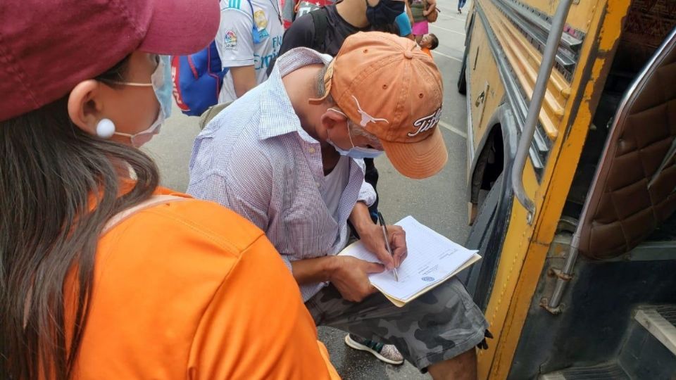 La Secretaría de Seguridad de ese país, realizó estimaciones y dijo que el jueves fueron alrededor de mil 200 hondureños Foto: Especial