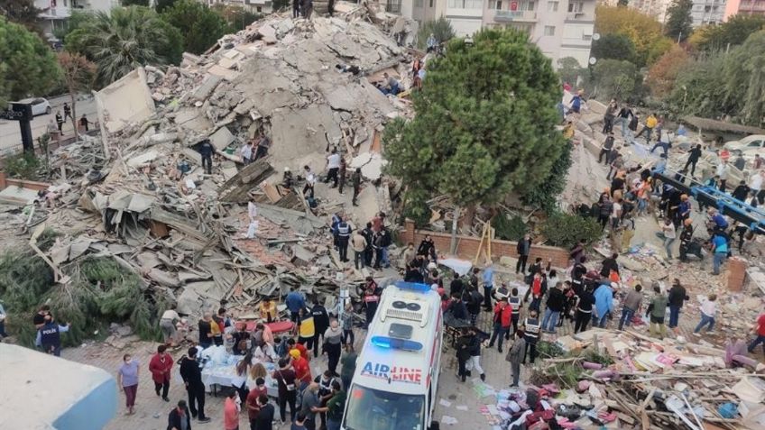 Aumentan a 18 los muertos y 553 los heridos por terremoto en Turquía