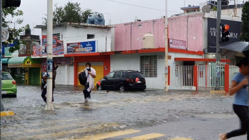 Cabe señalar que apenas el pasado 2 de octubre Villahermosa sufrió graves inundaciones por el frente frío número 4 pero ahora es el frente frío número 9.