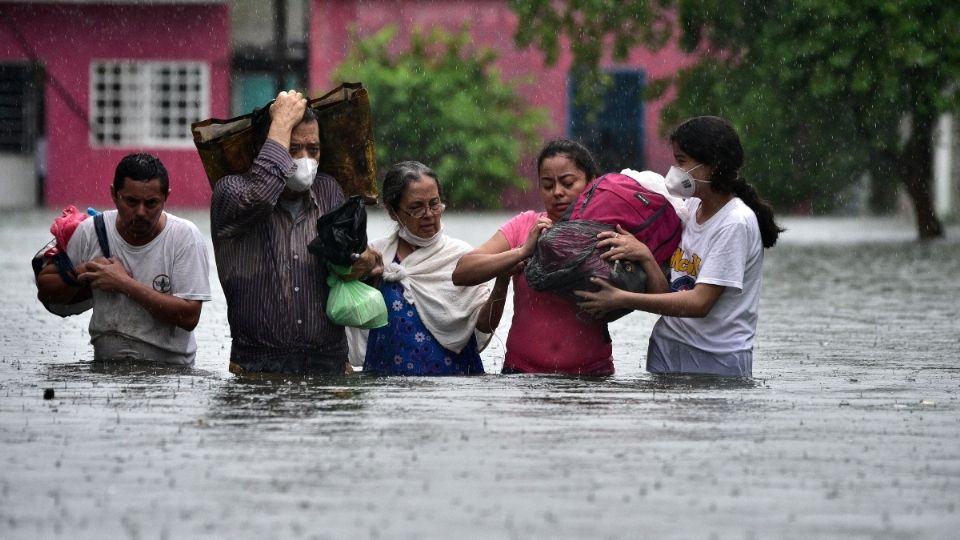 Tabasco apenas se recuperaba de las inundaciones de la primera semana de octubre, cuando en las últimas horas ha sufrido otra emergencia. Foto: EFE