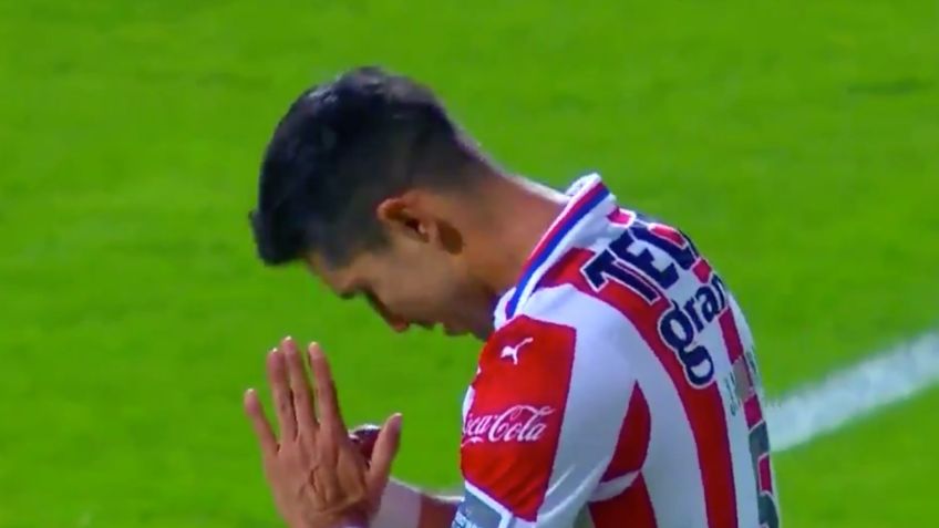 ¡Capitán de hierro! Con este cabezazo, Jesús Molina puso a Chivas en ventaja ante Pumas: VIDEO