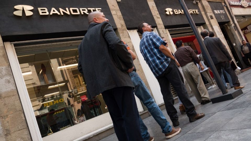 Uno de los sectores que suspenden sus actividades para estos días es el bancario Foto: Cuartoscuro