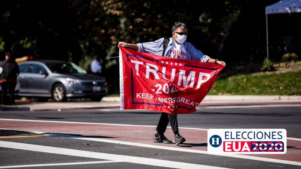 Algunos de los seguidores del presidente Donald Trump, acusan al Partido Comunista de China de infectarlo con el Covid-19. Foto: EFE.