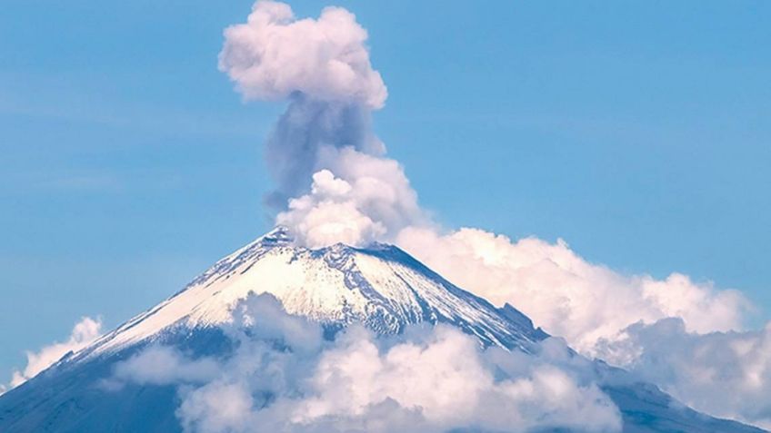 Popocatépetl registra intensa actividad con columna de vapor y ceniza: FOTO