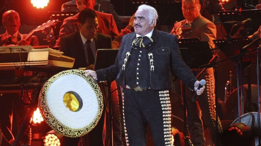 Vicente Fernández REAPARECE con MISTERIOSO parche en la cara y genera especulaciones sobre su SALUD: FOTO