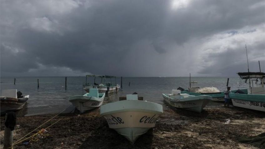 Confirma Carlos Joaquín, gobernador de Quintana Roo, ocho municipios en alerta roja por huracán Delta