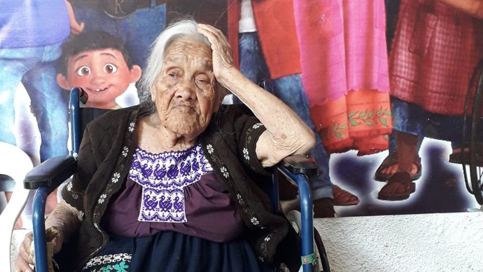 María Salud Ramírez Caballero, de 107 años, es la anciana en la que muchos afirman que los creadores se inspiraron para realizar a Mamá Coco. Foto: FB @Salud 'Mamá Coco'
